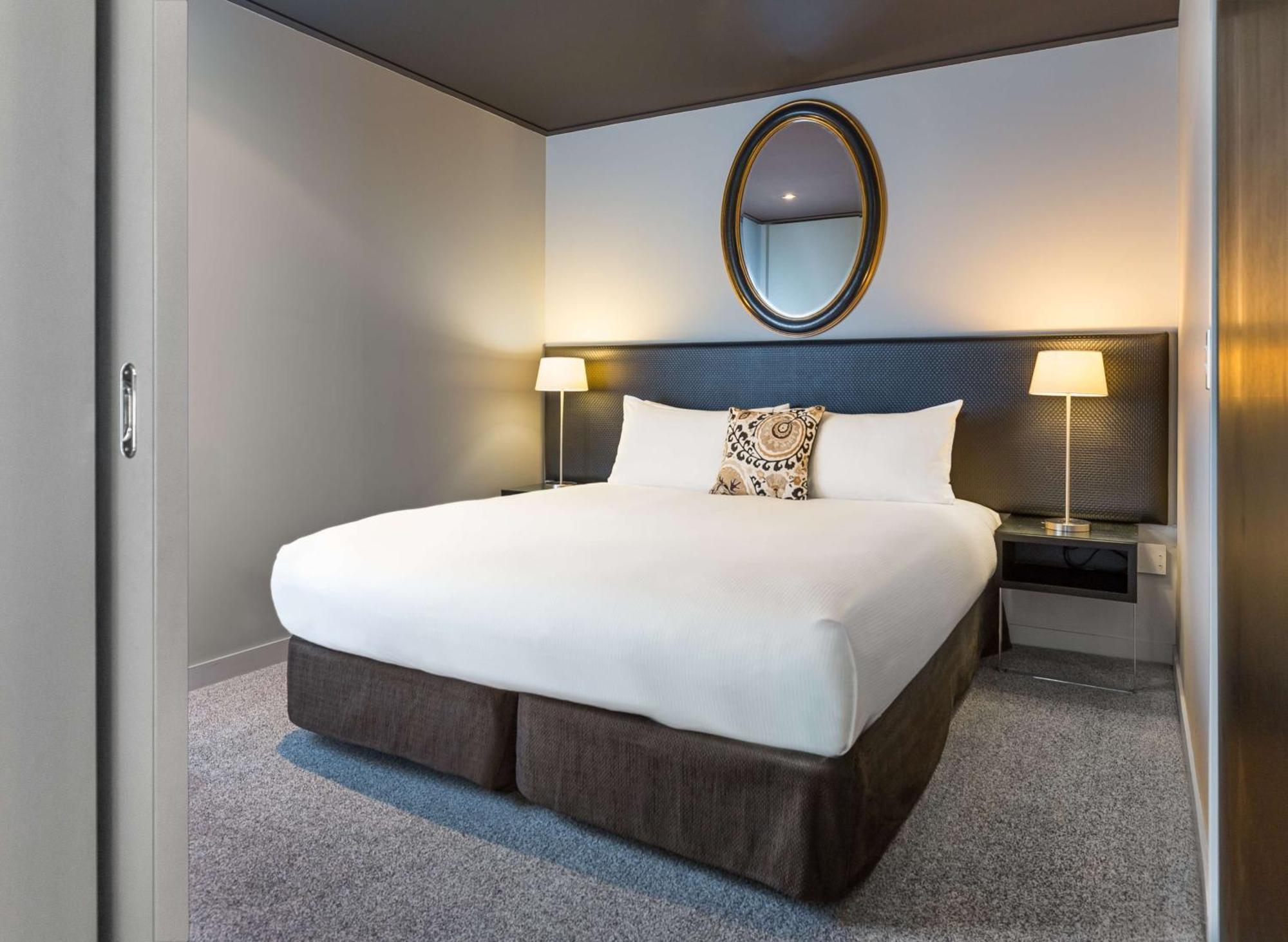 Doubletree By Hilton Queenstown Extérieur photo