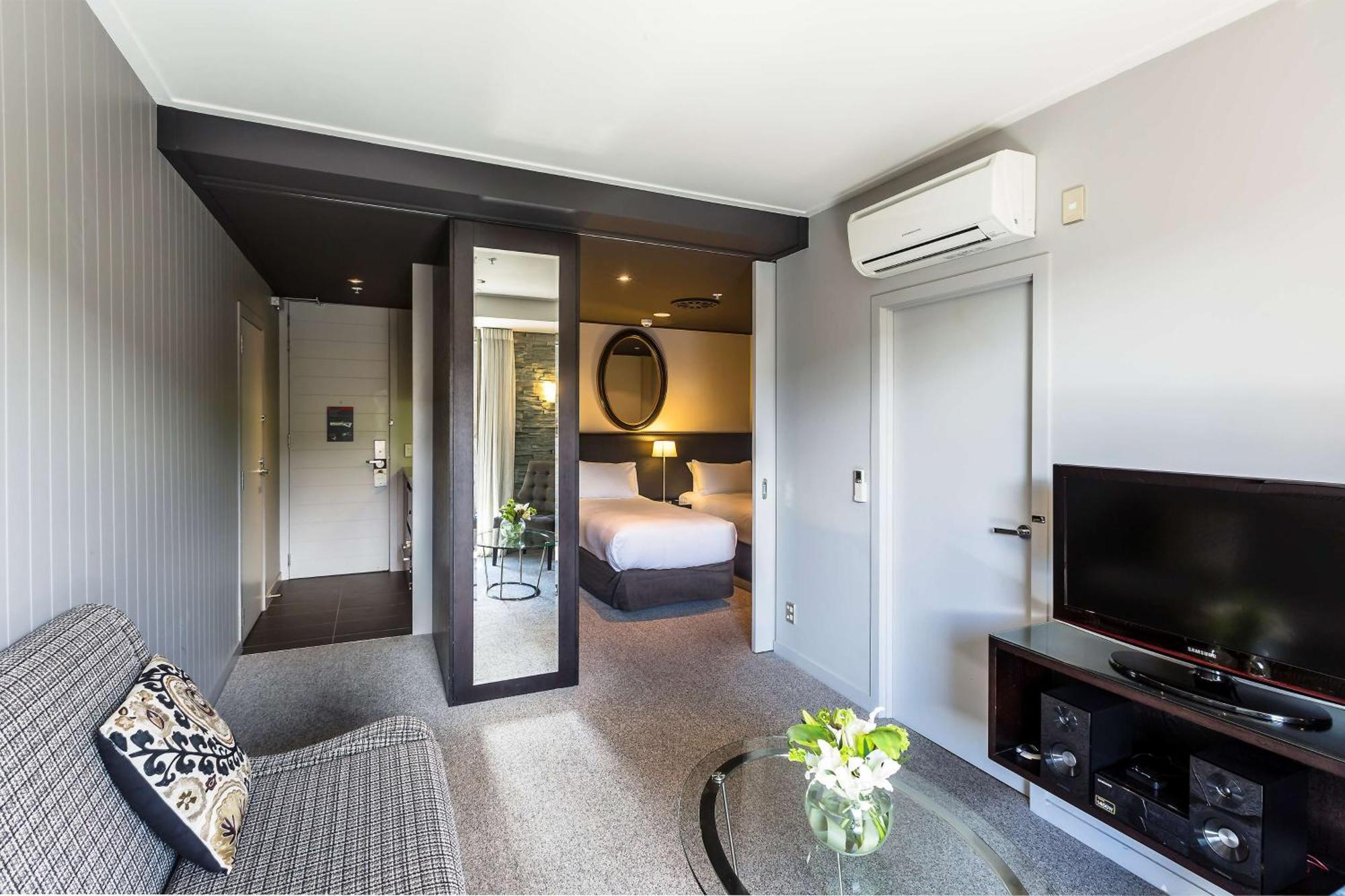 Doubletree By Hilton Queenstown Extérieur photo