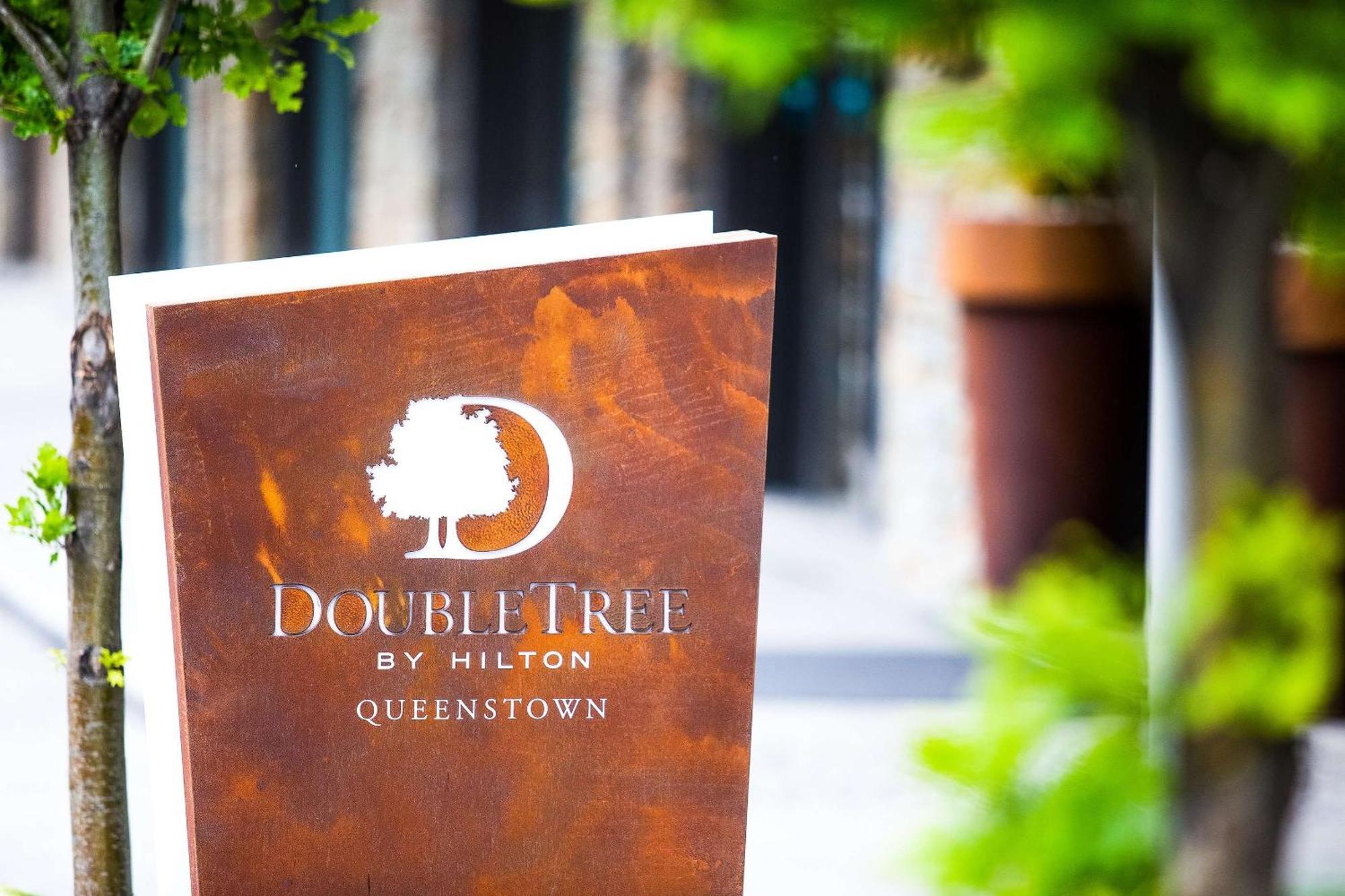 Doubletree By Hilton Queenstown Extérieur photo