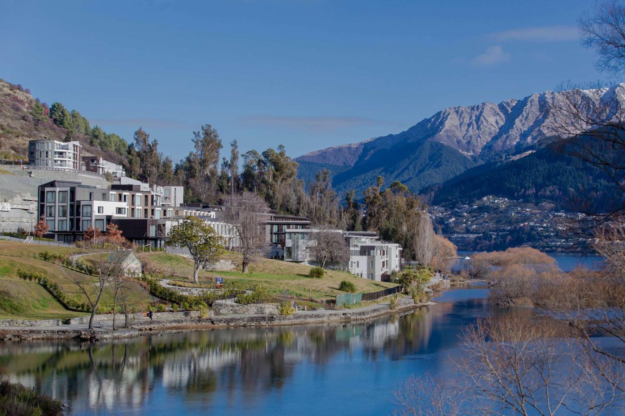 Doubletree By Hilton Queenstown Extérieur photo