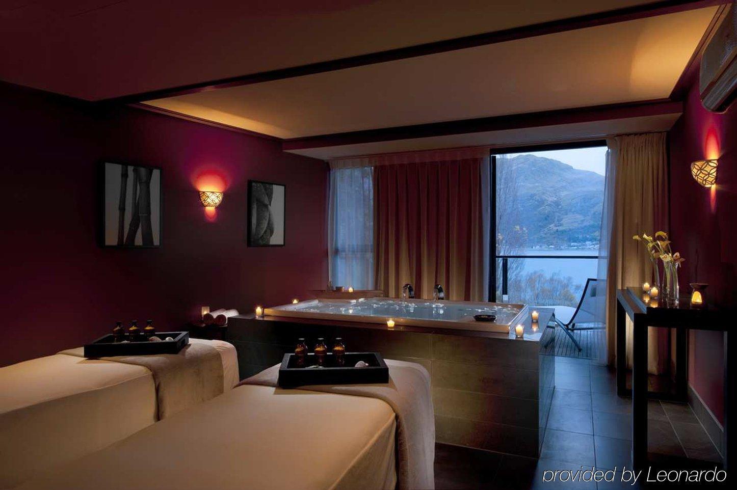 Doubletree By Hilton Queenstown Extérieur photo