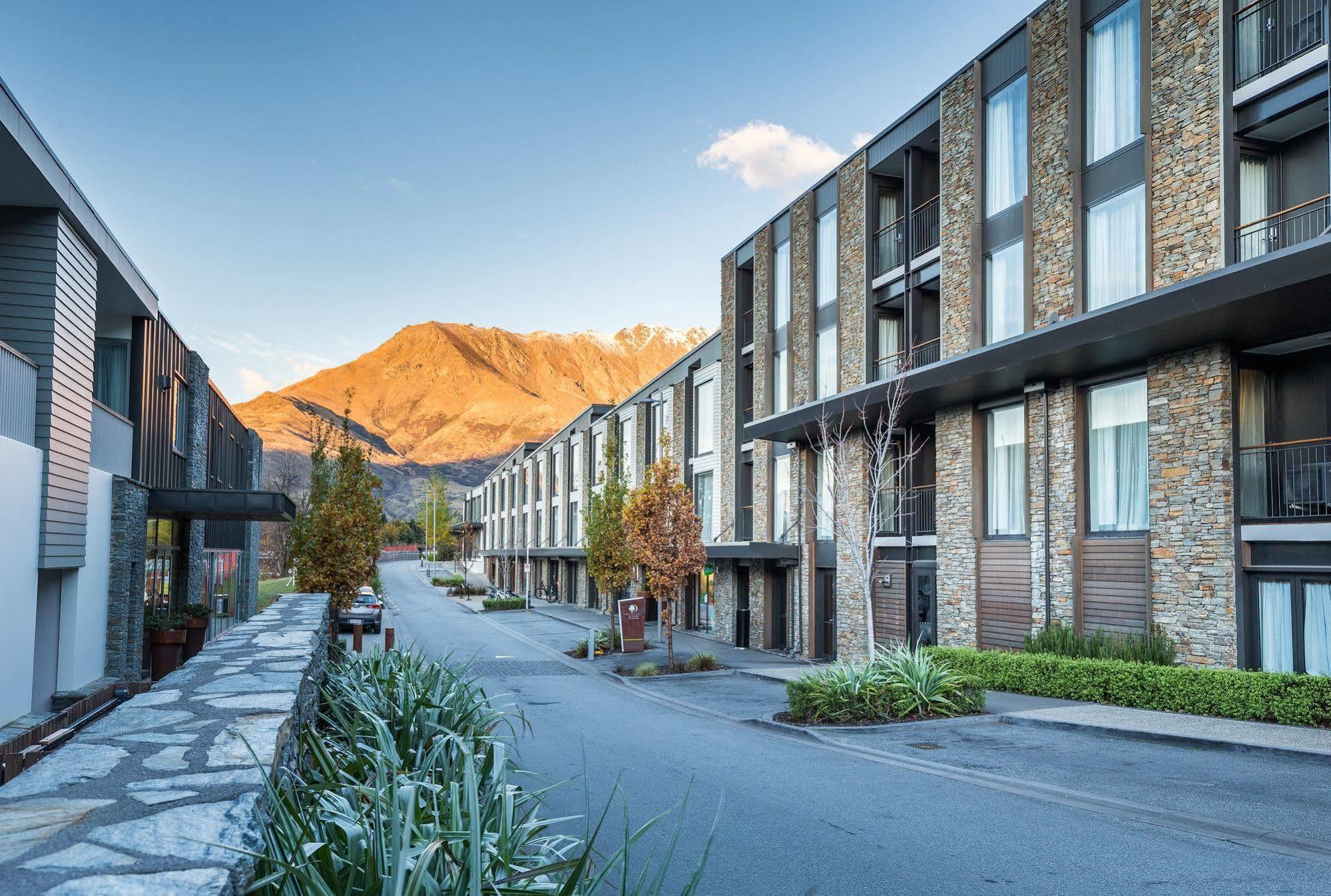 Doubletree By Hilton Queenstown Extérieur photo